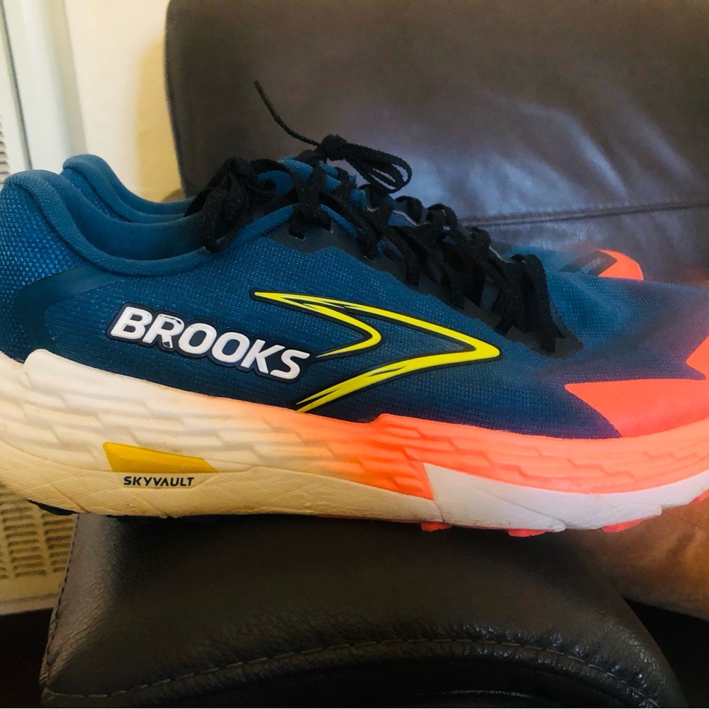 Brooks Kids Sneakers - Blue and Neon Orange